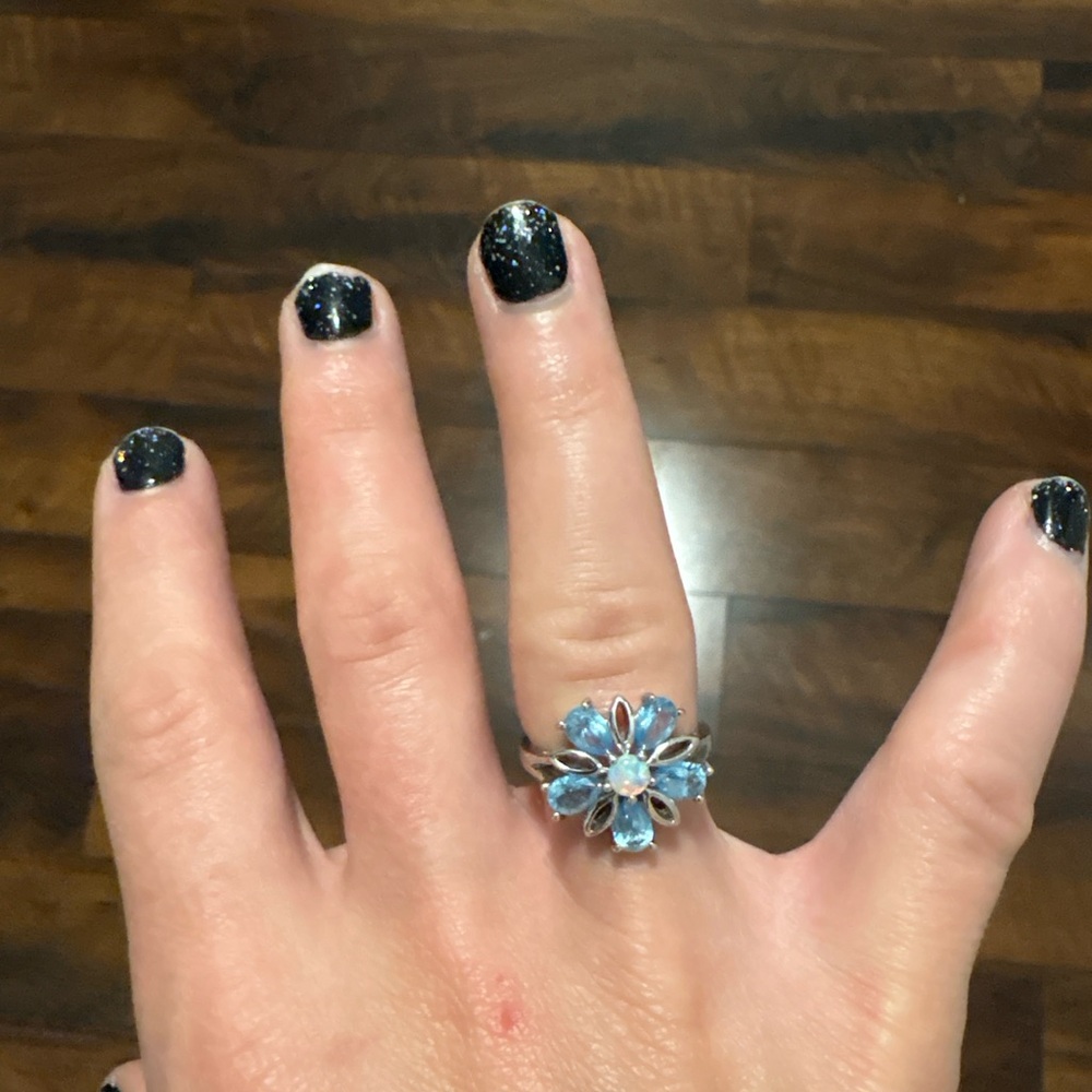 Stunning Silver and Blue Floral Ring
